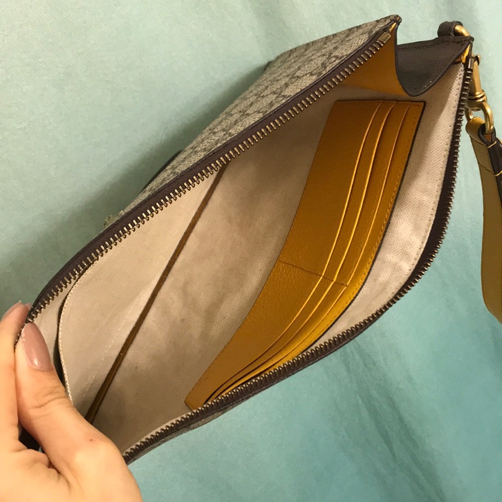 Gucci Pouch - Picture 5 of 5